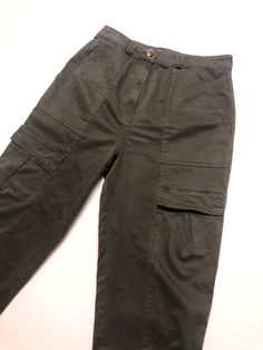 Trendy H&m Fall Bottoms, Trendy H&m Bottoms For Fall, Trendy Fall Bottoms By H&m, High Rise Khaki Cargo Pants For Fall, H&m Casual Tapered Leg Pants, H&m High Waist Bottoms For Fall, Casual H&m Pants For Fall, H&m Casual Pants For Fall, Khaki High-rise Cargo Pants For Workwear