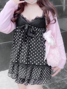 Polka Dots Outfit, Gyaru Fashion, Style Savvy, Baggy Pants, Pink Outfits, Kawaii Clothes, 2000s Fashion