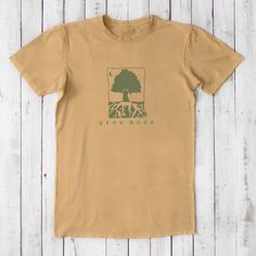 This tree hugger's dream Uni-T Grow More men's t-shirt features screen print of tree of life. This Army Green t-shirt express your earthy and rustic life style. Bamboo is the fastest growing plant on Earth, produces more oxygen than trees, and requires very little water to grow. So it's only fitting that our Grow More design be printed on this eco-friendly bamboo and organic cotton blended tee shirt. You'll be sure to be comfy while supporting local farming or gardening, and encouraging others t Earth Clothes, Bill Design, Tree Tshirt, Earthy Style, Eco Clothing, Bamboo Clothing, Shirt Design Inspiration, Tree Shirt, Tshirt Art