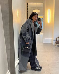 Paris Winter Street Style, Long Coat Outfit, Lori Harvey, Jenner Outfits, Neue Outfits, Sarah Jessica Parker