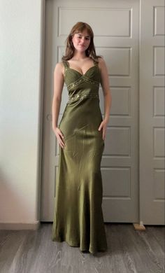 Item Details ： Product Number : SH1223 Fabric: Satin Silhouette: Sheath Sleeves：Sleeveless Olive Green Prom Dresses, Green Prom Dresses Long, Olive Green Prom Dress, Green Satin Prom Dress, Green Prom Dress Long, Green Prom Dresses, Green Ball Gown, Dresses Long Formal, Prom Dress Inspo