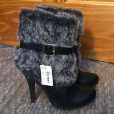 These Black Heels With Fur Have Never Been Worn With Tags Still On It! High Heel Boots With Fur, Y2k Fur Boots, Forever 21 Chic Heels With Round Toe, Chic Forever 21 Heels With Round Toe, 2010s Accessories, Heels With Fur, Jordan Heels, 2000s Shoes, Forever 21 Outfits