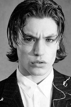 E-boy Hair, Long Voluminous Hair, Curtain Hairstyle, Middle Part Haircut, Grunge Haircut, Haircut And Style, Mens Medium Length Hairstyles, Golden Mean