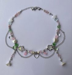 Handmande green and pink beaded necklace. Inspired by flowers and spring ⊱✿⊰ Pink Beaded Necklace, Accessory Inspo, Themed Jewelry, Beaded Keychains, Green And Pink, Friendship Bracelets, Jewelry Shop