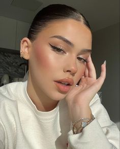 Mekap Mata, Classy Makeup, Smink Inspiration, Glow Skin, Makijaż Smokey Eye, Creative Makeup Looks, Daily Makeup