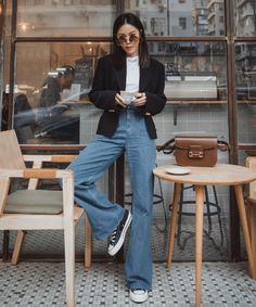 Black Blazer Outfit, 00s Mode, Blazer Outfits Casual, Blazer Outfits For Women, Blazer Outfit, Outfits With Converse, Mode Casual, Looks Street Style, Blazer With Jeans