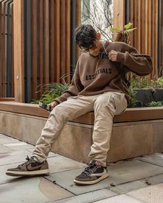 Air Jordan Dunk Low, Brown Hoodie Outfit, Jordan Dunk Low, Sweatshirt Outfit Men, Jordan Dunk, Balenciaga Adidas, Hoodie Outfit Men, Trendy Boy Outfits, Classy Outfits Men