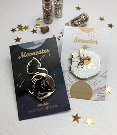 Save money when you purchase through www.aurigae.art ★ gold plating hard enamel pin ★ Size: Mooneater: approx. 49mm | 1.6 in | Suneater: 38mm | 1.2 in ★ Double rubber clutch ★ Custom illustrated backing card SHIPPING DETAILS ★ Packaged and shipped safely in a bubble mailer ★ Ships within 1-5 business days from Germany PIN GRADING GUIDE ★ A Grade/Standard: Near "perfect" pins. As pins are manufactured and filled by hand, these pins may have very minor faults such as minor scratches or scuffs, sli Lover Of The Moon, Pin Board Diy, Collector Aesthetic, Aesthetic Birthday, Pin Card, Artist Alley, The Eclipse, Wife Birthday, Moon Sun