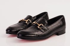 Materials Upper: LeatherLining: LeatherSole : Leather Indulge in refined luxury with our Printed Leather Bit Loafer, a true embodiment of sophistication. Crafted from premium leather, both inside and out, this loafer boasts a unique printed design that adds a touch of contemporary flair.The standout feature is the gold buckle embellishment, positioned tastefully on the top, creating a focal point that exudes opulence. The printed leather exterior showcases an exquisite pattern, combining style a Luxury Goodyear Welted Loafers For Galas, Elegant Goodyear Welted Calf Leather Loafers, Luxury Calf Leather Loafers For Semi-formal Occasions, Luxury Italian Leather Shoes For Formal Occasions, Elegant Goodyear Welted Loafers For Galas, Luxury Dress Shoes For Galas With Leather Lining, Luxury Leather Lined Dress Shoes For Galas, Luxury Leather Sole Loafers For Formal Occasions, Luxury Calf Leather Loafers For Formal Wear