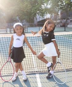 Kids Tennis Clothes, Kids With Dogs, Mommy Son Outfits, Black Kids Fashion, Images Hello Kitty, Maternity Photoshoot Outfits, My Future Family, Kids Inspo