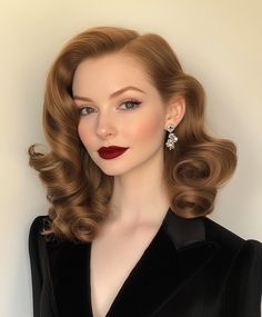 Retro Waves Christmas Hairstyle: Side-Parted Hollywood Waves 1960s Bump Hair, Vintage Waves Wedding Hair, Gatsby Makeup And Hair, Old Hollywood Glamour Makeup, Vintage Hollywood Hair, 30s Hairstyles, 1920s Long Hair, Sparkling Accessories, Christmas Hairstyle