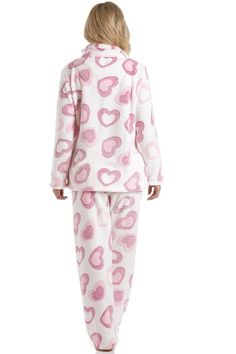 Relax and unwind in this comfortable modern pyjama set. These pyjamas are the perfect thing for the cold Winter nights. Pink Heart Print, Fleece Pajamas, Modern Love, Comfortable Tops, Print Pajamas, Pyjama Set, Fashion Face, Heart Print, Pink Heart