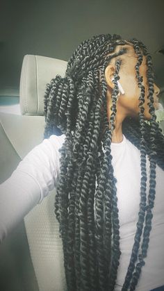 #passiontwistshairstyle Spring Twists With Color, Passion Twist Medium Size, Black Woman Twists, Passion Twists Without Curls, Passion Twists Hairstyle Styles, Medium Passion Twists Long, Lush Passion Twists Hairstyle, Large Invisible Locs, Medium Length Passion Twists Hairstyle