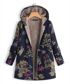 Embrace the retro revival with this stunning navy and pink floral zip-up hoodie from E-RÃtro! This unique jacket is a perfect blend of vintage charm and contemporary style, making it a must-have for any fashion-forward wardrobe. Eye-catching floral print in vibrant shades of pink pops against the cool navy background, adding a touch of retro flair and feminine charm. ✨ Soft and cozy fleece fabric ensures all-day comfort and warmth, perfect for any season. ☁️ Relaxed fit with a dropped shoulder a Winter Leaves, Fur Hood Coat, Zippered Cardigan, Outwear Jackets, Oversized Coat, Jacket Long, Cardigan Fashion, Vintage Casual, Vintage Coat