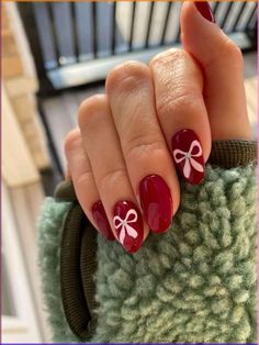 Nail Burgundy, Nail Tattoos, Nails Application, Kutek Disney, Wine Nails, Bow Nail, Swag Ideas, Colourful Nails, Red Christmas Nails