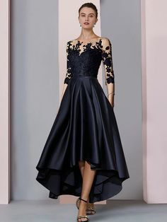 Linha A Vestido Para Mãe dos Noivos Convidado do casamento Elegante Assimétrico Scoop pescoço Assimétrico Longuette Cetim Renda Manga 3/4 com Pregas Apliques 2023 de 2023 por US $129.99 Mother Of The Bride 3/4 Sleeve Dress For Banquets, Black 3/4 Sleeve Dress For Wedding, Black 3/4 Sleeve Wedding Dress, Fitted 3/4 Sleeve Prom Dresses, Fitted High Low Wedding Dress, Fitted High-low Wedding Dress, Fitted Evening Dress With 3/4 Sleeves For Prom, Black Asymmetrical Evening Dress For Wedding, Black Fitted Long Sleeve Mother Of The Bride Dress