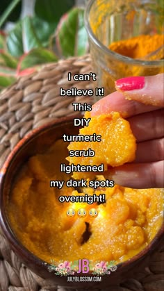 Dark Inner Thighs, Skin Lightening Diy, Body Scrub Recipes, Dark Armpits, Diy Beauty Treatments, Sugar Scrub Recipe