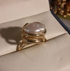 14k Lake Biwa Kyoto Freshwater Baraque Pearl Yellow Gold Ring. 22 Mm Pearl. 1/2 Inch Mounting. Size 7. Like New Condition. Pearl Ring Unique, Pearl Wedding Ring, Biwa Pearls, Ring Unique, Yellow Gold Ring, Pearl Ring, Yellow Gold Rings, Womens Jewelry Rings, Unique Rings