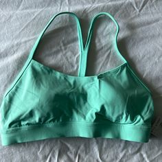 Lululemon Wild Mint Flow Y Bra Nulu Size 8 Lulu Lemon Top Forest Green, Casual Green Activewear For Relaxation, Sporty Spring Activewear For Relaxation, Green Sporty Activewear For Relaxation, Sporty Green Activewear For Relaxation, Chic Fits, Lululemon Collection, Green Sports Bra, Wild Mint