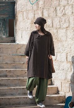 Best Linen Shirt For Women – Thebesttailor Oversized Linen Shirt, Boho Beautiful, Understated Luxury, Dark Brown Color, Muslimah Fashion, Formal Attire, Romantic Style, Shirt For Women, Linen Women