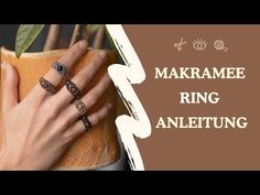 a woman's hand with two rings on her fingers and the words makrame ring anleiung