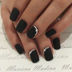 Rhinestone Design On Nails, Biker Chic Nails, Black Wedding Nails Classy, Simple Manicure Designs, Black And White Nail, Unghie Sfumate, White Nail