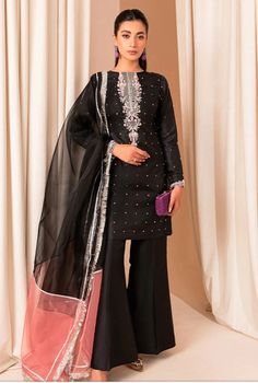 Black raw silk straight kurti pant suit,kurti Palazzo suit,stylish designer wear,indian party wear suit,party wear salwar kameez, plus size salwar kameez This beautiful raw silk dress has super elegant sequin and beads hand work all over neckline and sleeves with small motifs all over,it has bell bottom pant with pink and black shades orgenza dupatta with gota and zari lace borders ✨ You can wear this super stylish dress in any of your party, wedding and gathering and festivals ✨This dress can b Black Plazo, Hand Work Dress, Raw Silk Kurta, Raw Silk Dress, Black Dupatta, Indian Party Wear, Palazzo Suit, Salwar Kamiz, Kurtis With Pants