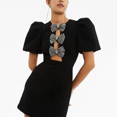 Ailia Bow Embellished Cocktail Dress Bow Mini Dress, Embellished Cocktail Dress, Rebecca Vallance, Dress Sleeve Styles, Elegante Casual, A Line Mini Skirt, Mode Inspo, Looks Chic, Mini Dress With Sleeves