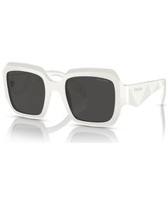 in stock Designer Optic White Sunglasses With Gradient Lenses, White Polarized Sunglasses For Evening, Luxury Optic White Sunglasses With Mirrored Lenses, Luxury Optic White Sunglasses With Polarized Lenses, Federated States Of Micronesia, Triangle Shape, Women's Sunglasses, Face Shapes, Classic Black