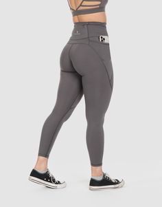 Glow pocket legging is designed specifically to move with your body ensuring a distraction-free workout. No rolling down, or digging. Crafted with premium, no-see-through material that eliminates pilling, itching, and chafing, they ensure you stay focused on your workout, not your outfit. Plus, no front seam helps avoid any unflattering camel toe or indentations that can occur with front seams making them Perfect for running, lifting and everyday wear. Why you'll love these leggings: Full of poc Purple L, Free Workout, Free Workouts, China Travel, Pocket Leggings, Squat Proof, Leggings Design, Stay Focused, Workout Clothes