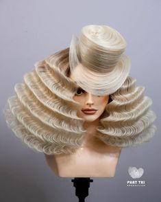 Avant Garde Hair Flowers, Avant Garde Hairstyles, Extreme Hairstyles, Intricate Hairstyles, High Fashion Hair, Avant Garde Hair, Couture Hairstyles, New Hair Trends, Creative Hair