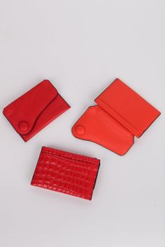 RED ASSORTMENT Leather Swatches, Card Carrier, House Card, Style 2023, Girly Accessories, House Of Cards, Small Room, Big Bags, Mini Wallet