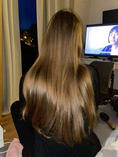 #silkystraighthair #silky #hair #brunette #norahvanlottum #runway #models #food #skincare #accessories #bag #handbag #wings #furniture #jewelry #makeup #homedecorideas #tiktok #style #life #funny #smiling #womensclothing #aesthetic #lifestyle #outfit #home #pinterest Healthy Hair Light Brown, Long Silky Brown Hair, Silky Brunette Hair, Long Thick Light Brown Hair, Long Healthy Light Brown Hair, Healthy Dark Blonde Hair, Long Dark Blonde Hair Natural, Light Brown Hair Golden, Dark Blonde Aesthetic