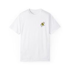 Spread positivity and make a difference with our charming Bee Kind design. This Comfort Colors tee is perfect for teachers who inspire kindness in the classroom, this shirt is a delightful way to show your appreciation for the hardworking educators in your life. Whether you're gifting it to a special teacher or wearing it to promote a message of compassion, this design is sure to bring a smile to everyone's face. The high-quality cotton ensures maximum comfort, while the durable print keeps the message clear and vibrant. Key Features: These ultra soft pigment dyed shirts are one of our best sellers, 100% Cotton. ⭐️ 100% ring spun cotton ⭐️ Preshrunk, soft-washed, garment-dyed fabric ⭐️ Set-in sleeves ⭐️ Double-needle stitched sleeves and bottom hem ⭐️ Twill taped shoulder-to-shoulder ⭐️ 1" Kindness Matters, Dye Shirt, Kindness Shirts, Teacher Tees, Comfort Colors Tee, Unisex Shirts, Look Plus, Mom Life, Comfort Colors