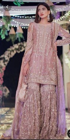 Sharara For Engagement, Garara Wedding Dress, Garara For Wedding, Pakistani Garara Dresses, Bridal Sharara Pakistani, Gharara Suits Party Wear, Pakistani Garara, Dholki Outfit, Sharara Designs For Wedding