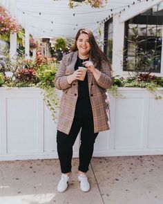 Oversize Blazer, Plus Size Fall Fashion, City Vibes, Chubby Fashion, Look Plus Size, Stylish Blazer, Moda Plus