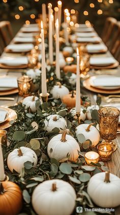 Explore Thanksgiving tablescapes featuring unique color palettes, charming place settings, and elegant table centerpieces! Perfect for a festive and elevated celebration. Click now for stylish holiday table ideas! Elegant Table Centerpieces