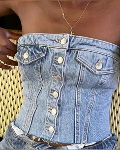 Denim tube top outfit| denim tube top outfit inspo| denim crop top | trendy outfits|Scandinavian style outfit inspo| scandinavian outfit ideas| scandinavian style| hot girl outfit ideas| hot girl outfit inspo| aesthetic outfit inspo| aesthetic outfit ideas | spring outfit ideas | fall outfit ideas | New York fashion Denim Going Out Outfit, Jean Top Outfits, Denim Tube Top, Looks Jeans, Denim Corset Top, Nashville Outfits, Chique Outfits, Moda Jeans, Denim Corset