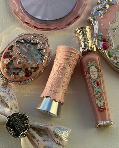 cr : @slavianaglow in instagram! Colors Of Emotions, Flowerknows Makeup, Flower Knows Makeup, Aesthetic Packaging, Swan Ballet, Penyimpanan Makeup, Perfume Bottle Design, Pink Lip Gloss