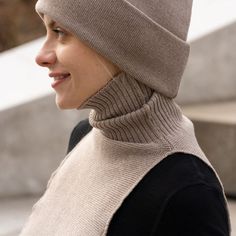 Introducing our Merino wool knit dickie, a new favorite layer. It is a sleeveless alternative to a sweater which you can hide underneath shirts, jackets, or coats, giving the appearance that you are layering overtop of a turtleneck. Not only this turtle neck snood will keep your neck cozy during cool days, but it can add superior warmth without creating extra bulk. Knitted from 100% Merino wool yarns, this rollneck dickie inherited its moisture-wicking properties, meaning it will absorb a great Knit Dickie, Hood Scarf, Quoi Porter, Merino Wool Yarn, Hooded Scarf, Bundle Pack, Linen Style, Knit Beanie Hat, Knitting Accessories