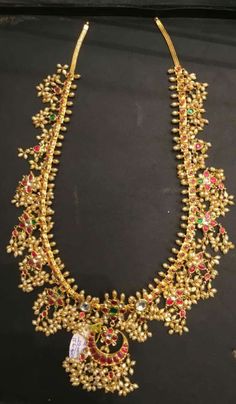 Indian Jewelry Sets, Neck Piece, Gold Necklace Designs, Designer Jewellery, Bridal Jewellery, Indian Jewellery, Jewellery Collection