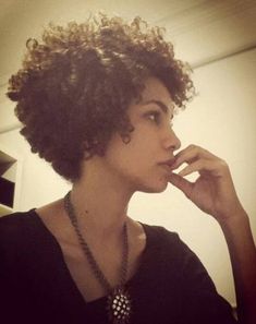 Hair short curly tips 64 Ideas for 2019 Curly Hair Shape, Curly Natural Curls, Hair Shape, Hairstyles For Receding Hairline, Short Afro, Haircut Short, Penteado Cabelo Curto, Short Natural Hair Styles