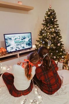 #christmaspic #bestiepicture #christmasphoto #movienight #bffpics #christmasfriends Bestie Christmas, Christmas Movie Night, Design Fails, Christmas Movie, Christmas Design, Movie Night, Fails, Christmas Decorations, Christmas