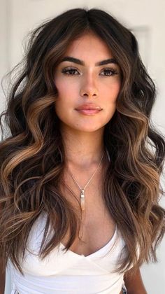 Types Of Brown Hair, Ribbon Highlights, Brown Hair Color Shades, Golden Brown Hair Color, Warm Brown Hair, Brown Hair Looks, Medium Brown Hair, Brunette Balayage, Brunette Hair With Highlights