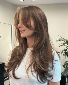 #promhairstyle Box Layers With Face Framing, Long U Shaped Layers, Hair For Fall 2024, Wispy Layers Long Hair, Three Layer Haircut, Subtle Curtain Bangs Long Hair, Lairs Haircut, Front Framing Layers Long Hair, 2025 Hair Color