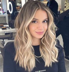 Tuns Bob Lung, Rambut Brunette, Ombre Hair Blonde, Dark Roots Blonde Hair, Blonde Hair Inspiration