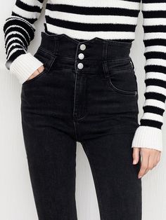 MO&Co.Women High Rise Slim Fit Jeans Features : - High waist - Slim fitCode : MBC1JENT12Inside leg length of size M is 99cmBlack : Model is 175cm tall and wearing a size M MATERIALS & CARE : Material : 68.4% Cotton 22.4% Polyester 8% Viscose 1.2% SpandexUse a washing machine at the mild process of 30℃ Do not bleach, do not soak Do not tumble dryTips : 1. The leather part cannot be ironed or wiped. 2. It is a normal phenomenon that denim products have slight discoloration.Please select your own s