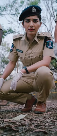 Woman police Lady police sitting Indian Police Photography, Police Women Uniform, Female Cop Costume, Women Police Officers, Lady Police, Army Status, Most Eligible Bachelor, Ruhani Sharma