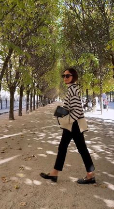 Vinter Mode Outfits, Striped Sweater Outfit, Parisian Outfits, Fall Outfit Ideas, Paris Outfits, Outfits Fall, Mode Inspo