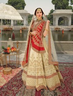 Traditional Pakistani Bridal Lehenga Choli With Dupatta Indian Phere Dress Bride, Gharchola Panetar Bridal Lehenga, Gharchola Lehenga Brides, Gujrati Wedding Outfit, Gujrati Panetar Lehenga, Panetar Choli Indian Bridal, Gujarati Bridal Look, Bridal Lehenga Gujarati, Gujrati Bridal Look